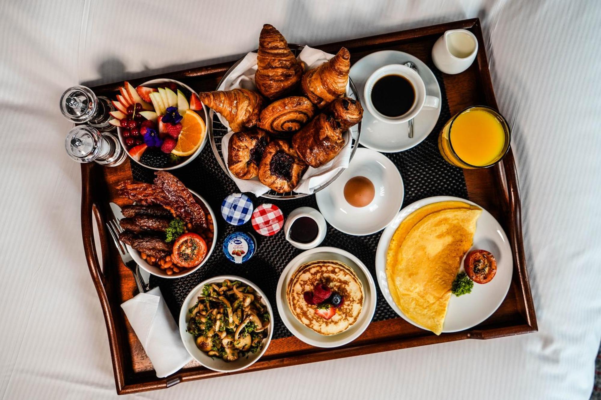 Hilton The Hague Hotel Exterior photo Room service breakfast