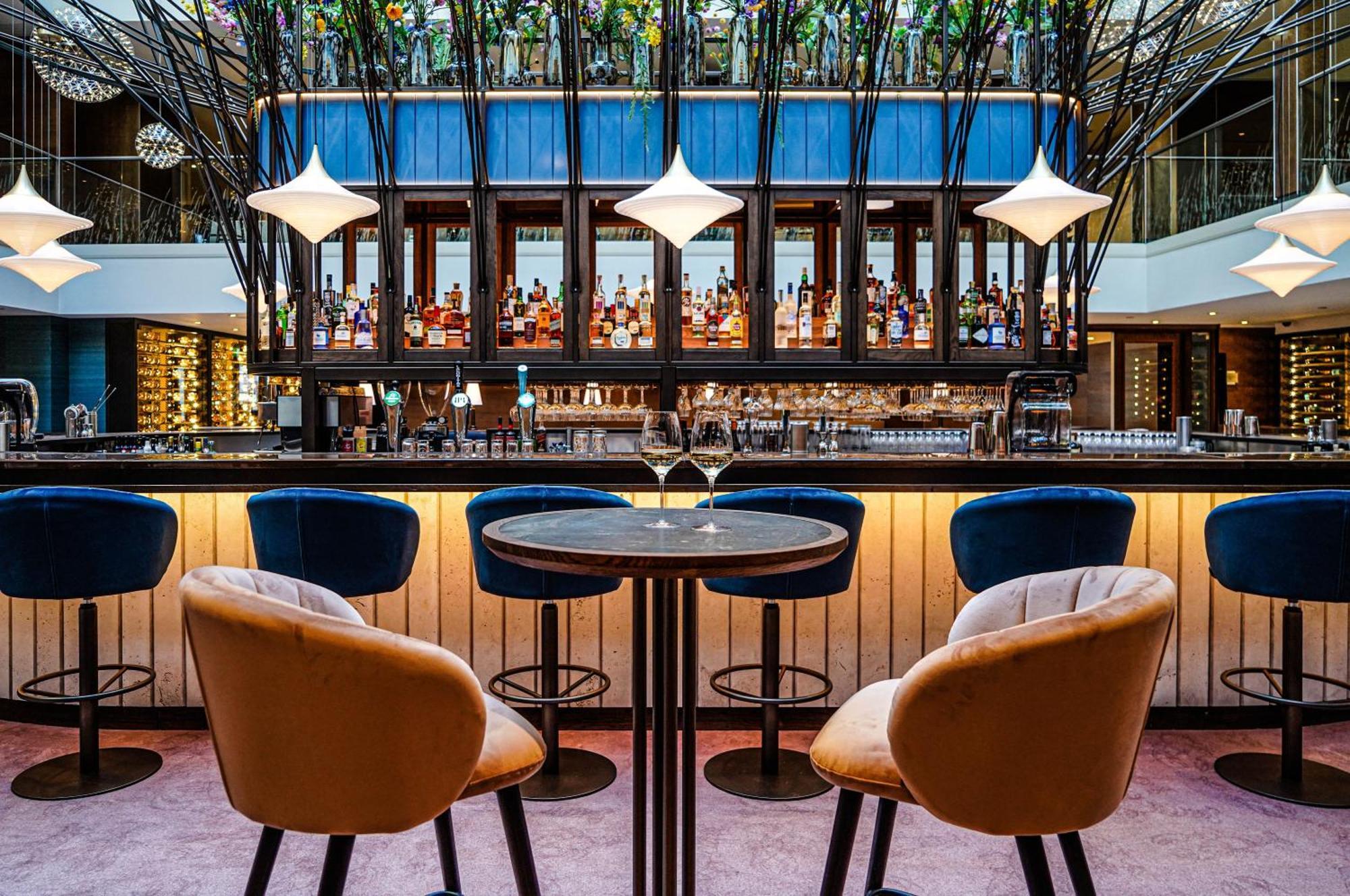 Hilton The Hague Hotel Exterior photo The Bar at The Ivy Temple Row