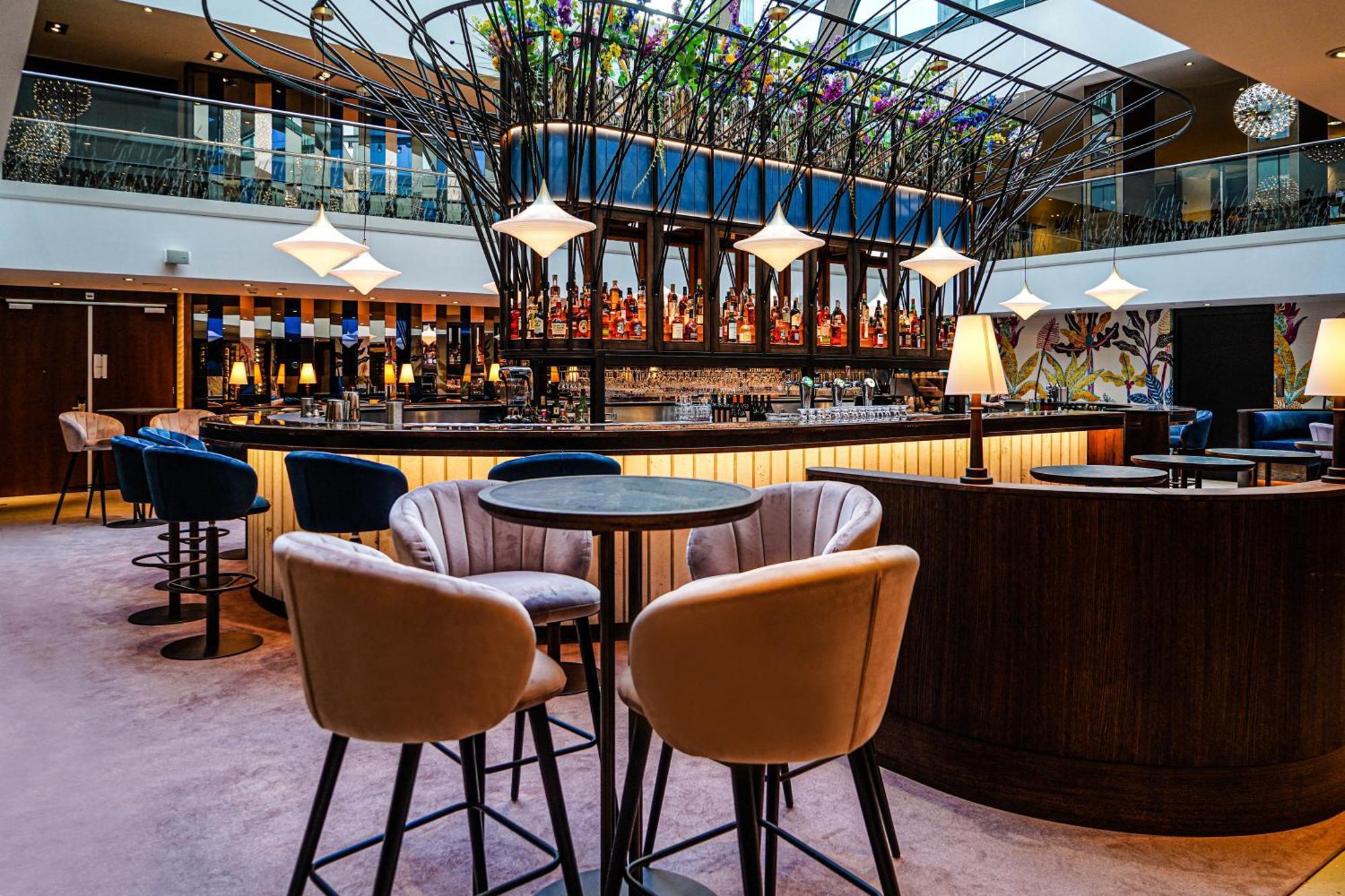 Hilton The Hague Hotel Exterior photo The bar at the London Hilton on Hyde Park