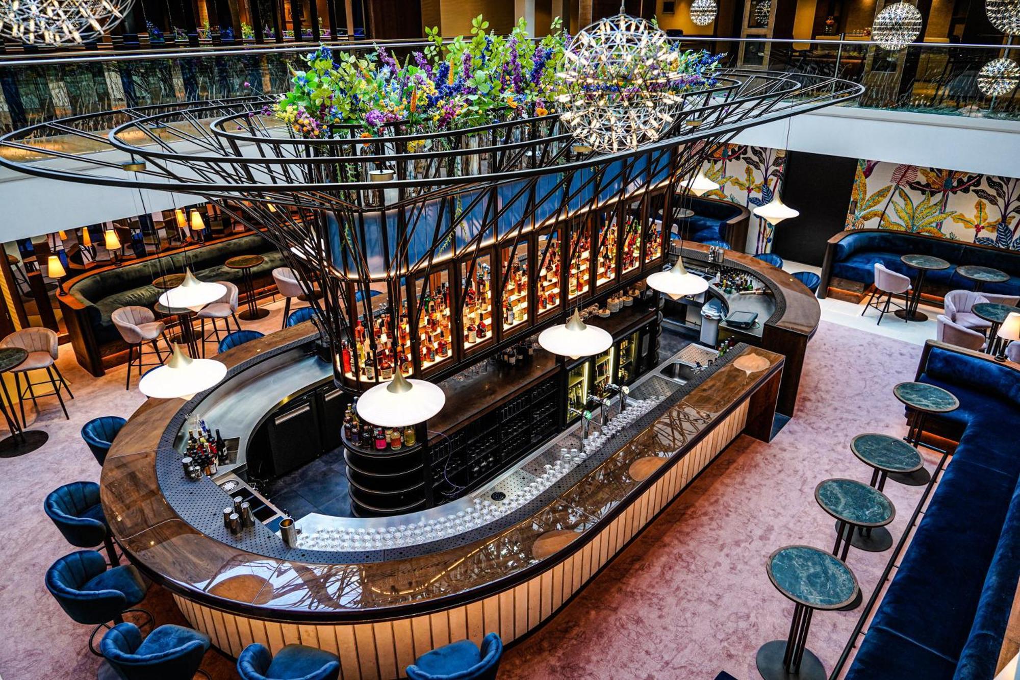 Hilton The Hague Hotel Exterior photo The bar at the London Edition